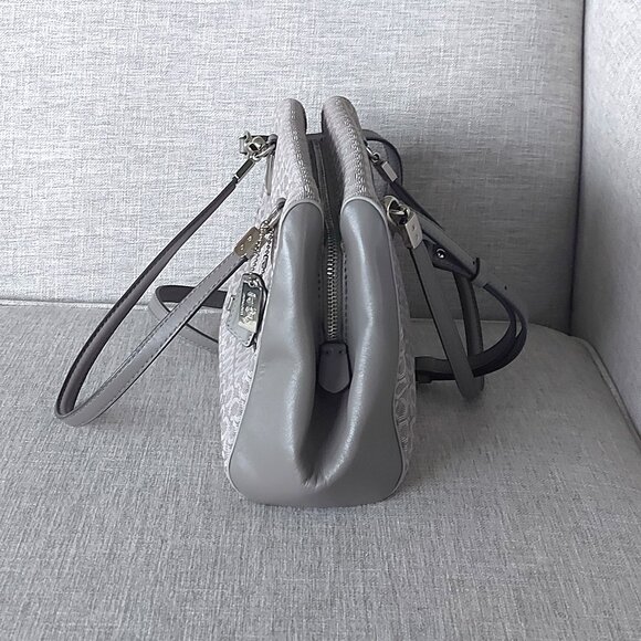 Coach Madison Needlepoint Op Art Shoulder/Crossbody Hand Bag - Picture 5 of 9